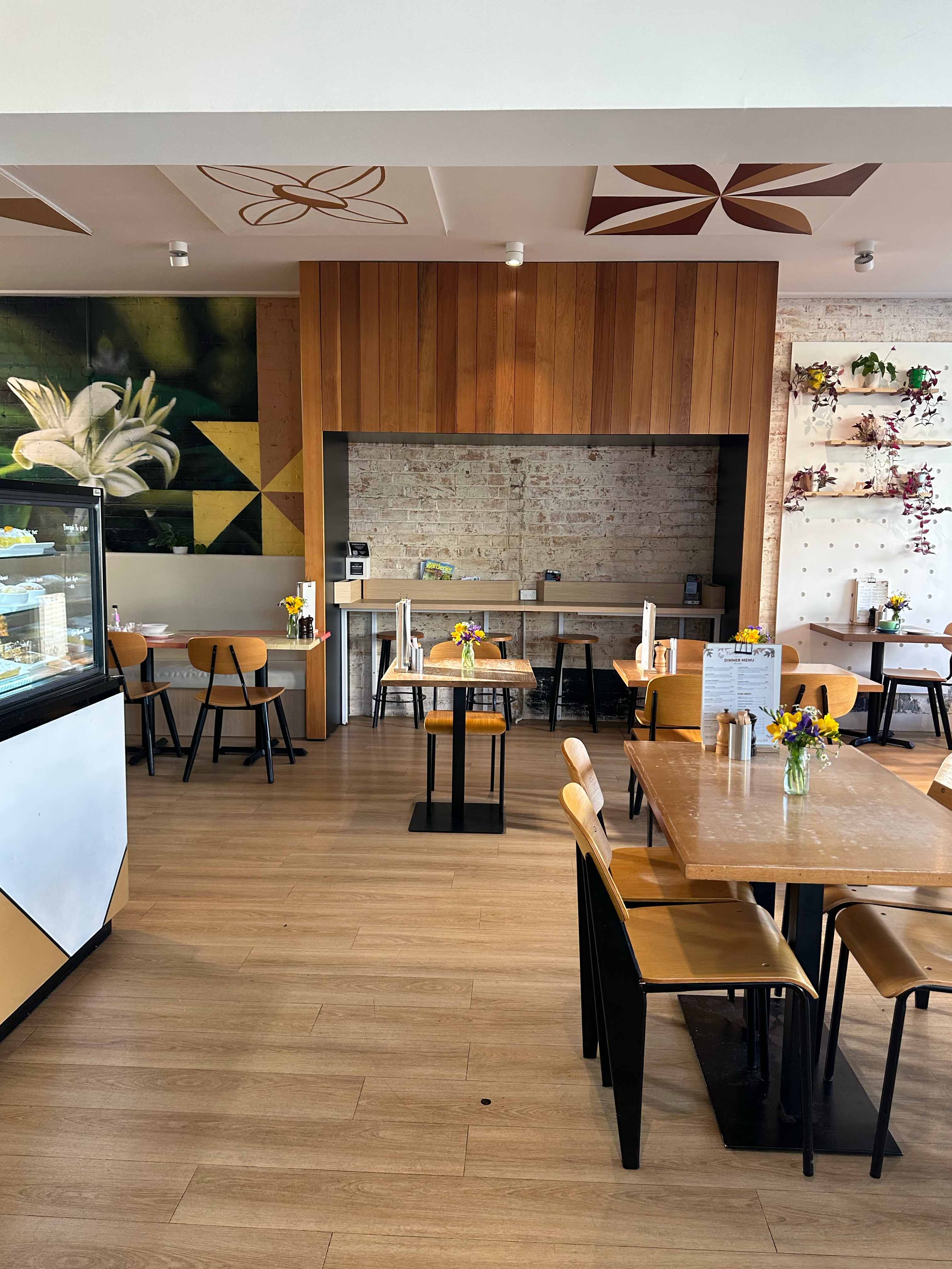 Tupu'anga Cafe interior