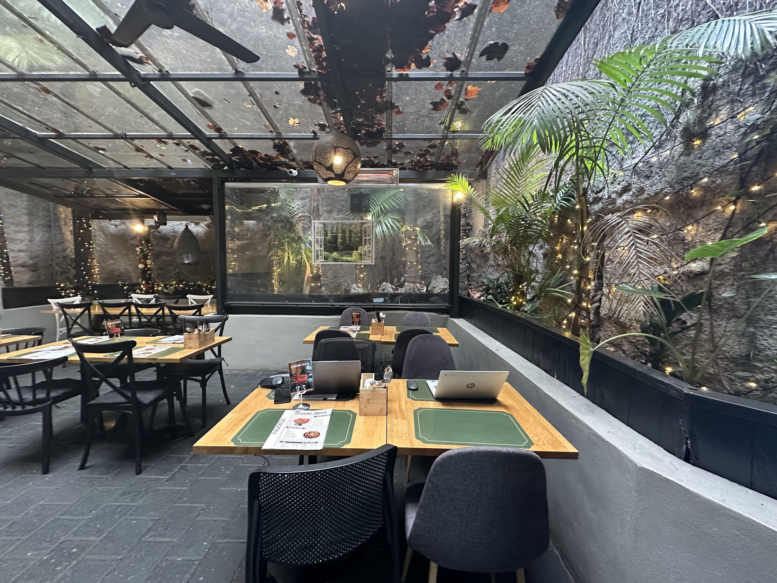 Paskatsu Cafe & Bistro